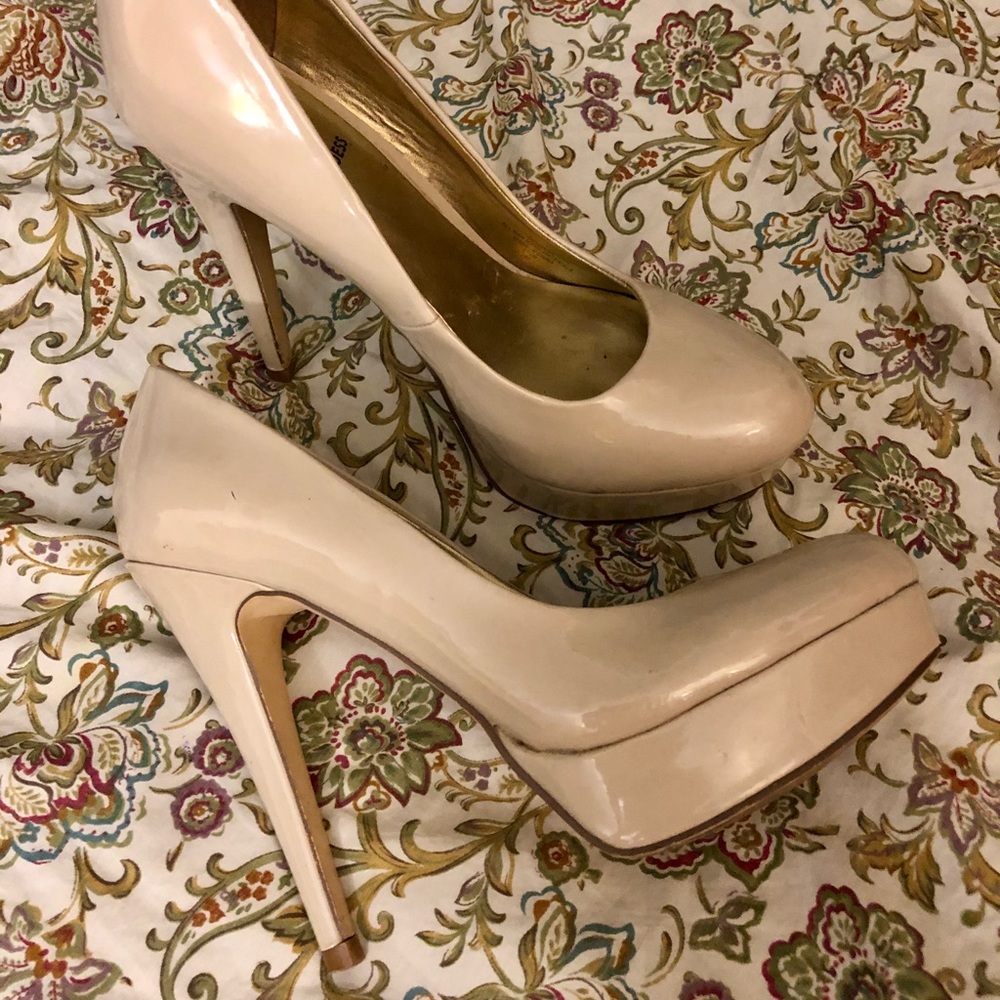 GUESS Beige Pumps / Platform Heels (4 inch)